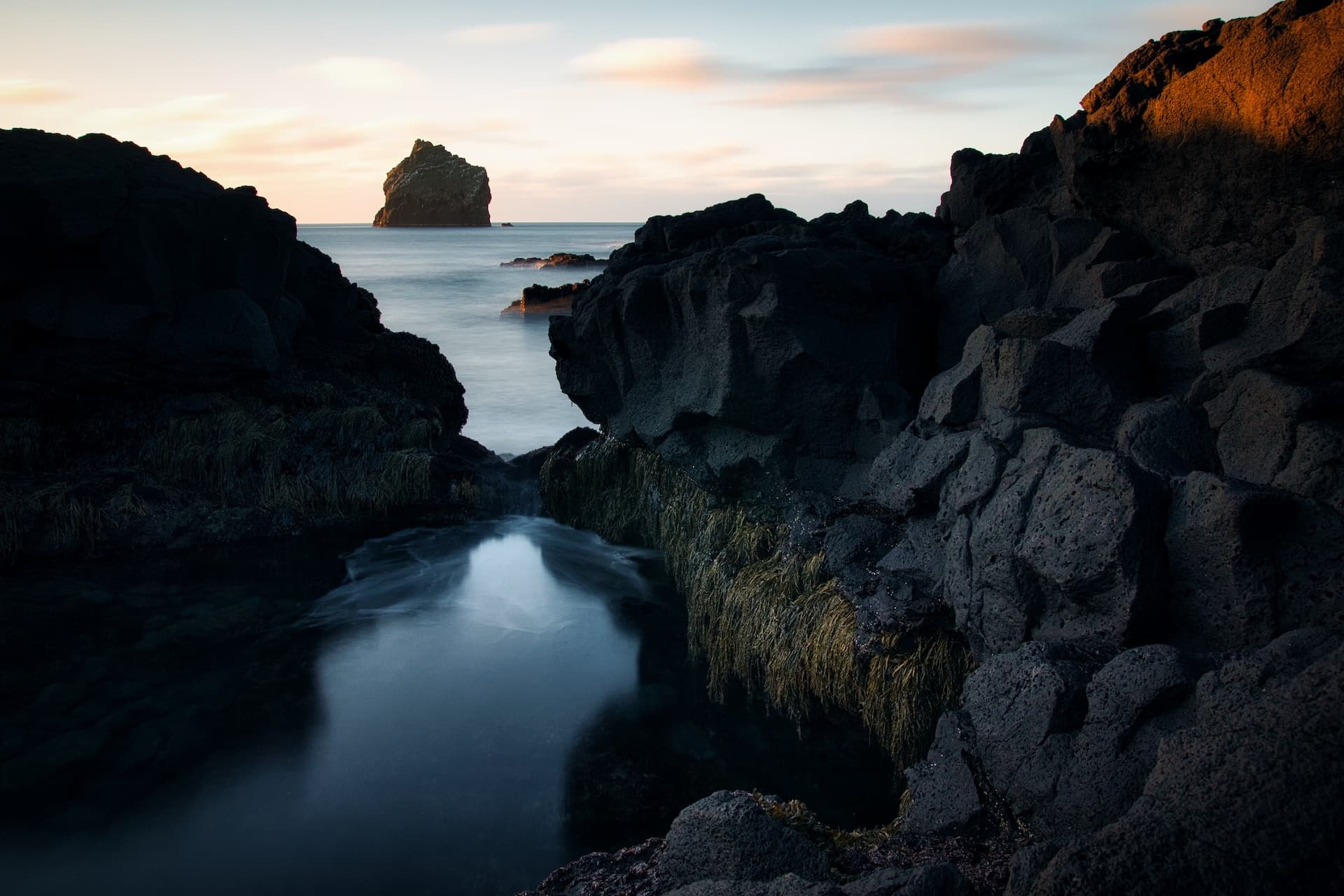 Reykjanes Peninsula Photo Tour: Volcano & Coastline Shots