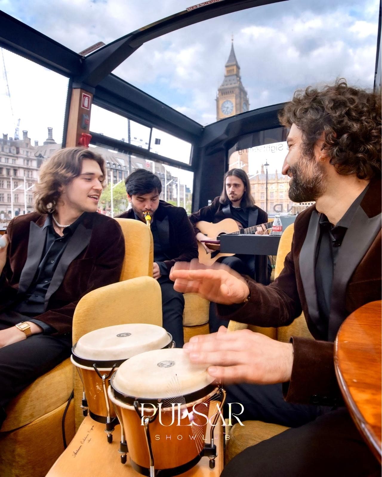 London Live Music Tour: Prosecco & Performances Aboard a Luxury Sightseeing Bus