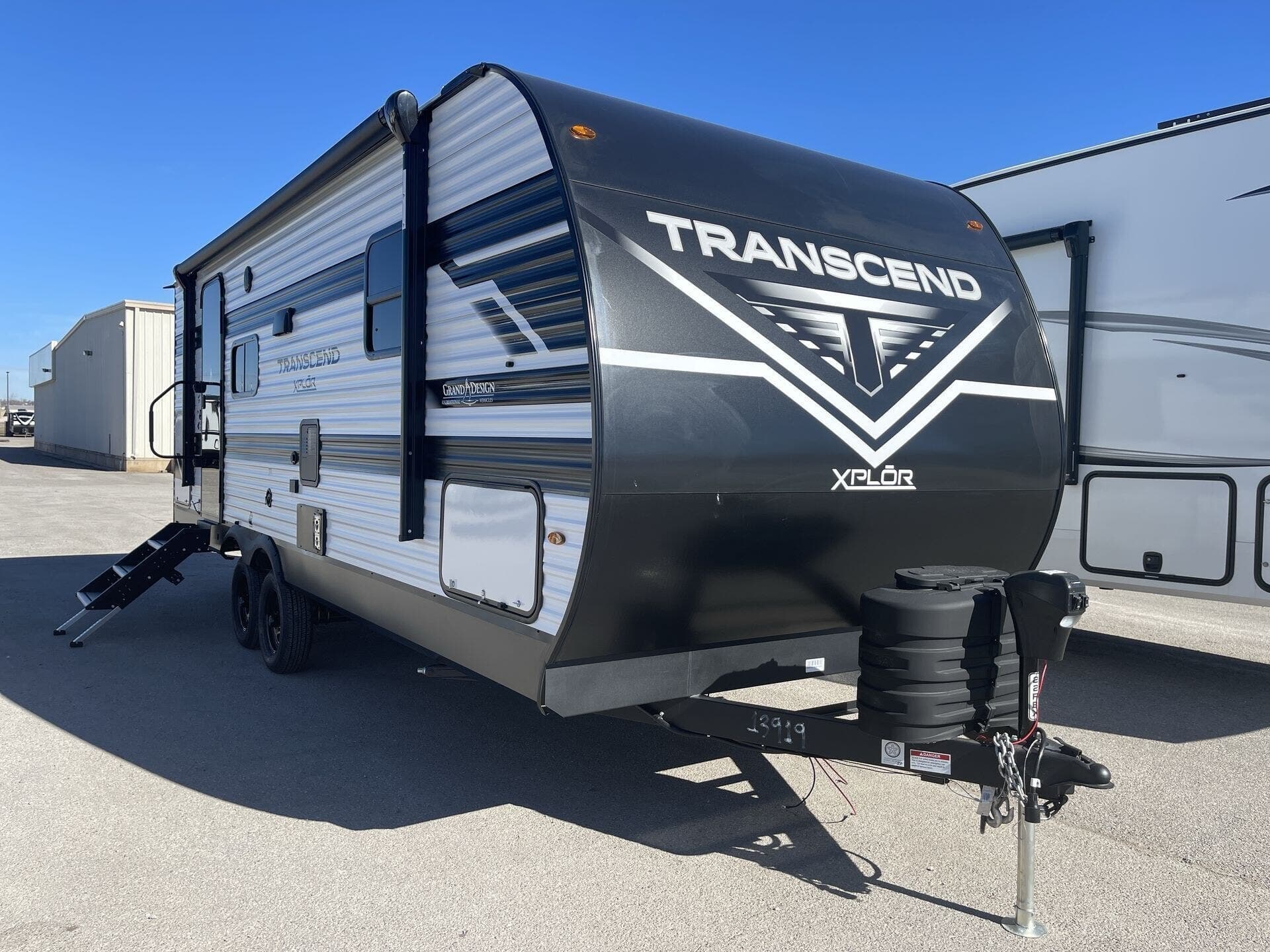 Lake Havasu RV Rental: 2022 Transcend 28 with Large Slide Out