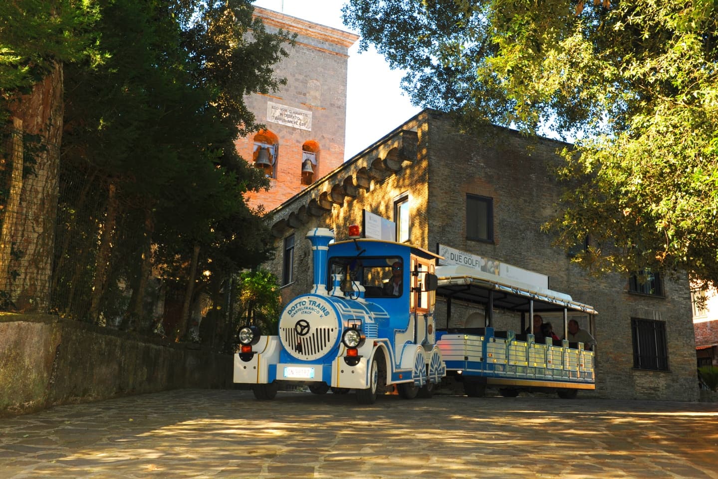 Gastronomic Train Tour with Goldentours International in Sorrento