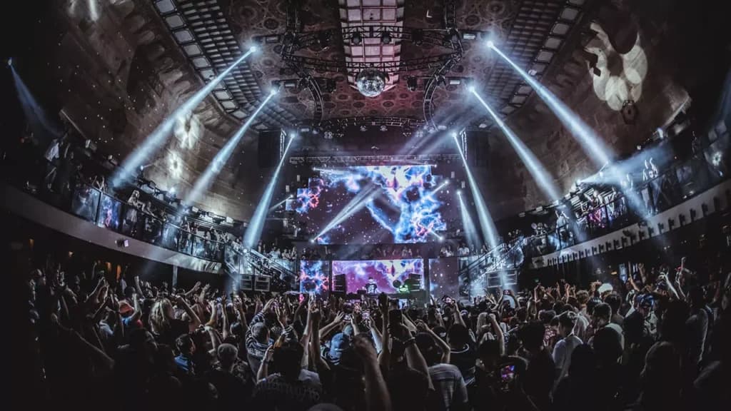 Downtown LA Club Crawl with Los Angeles Epic Crawls