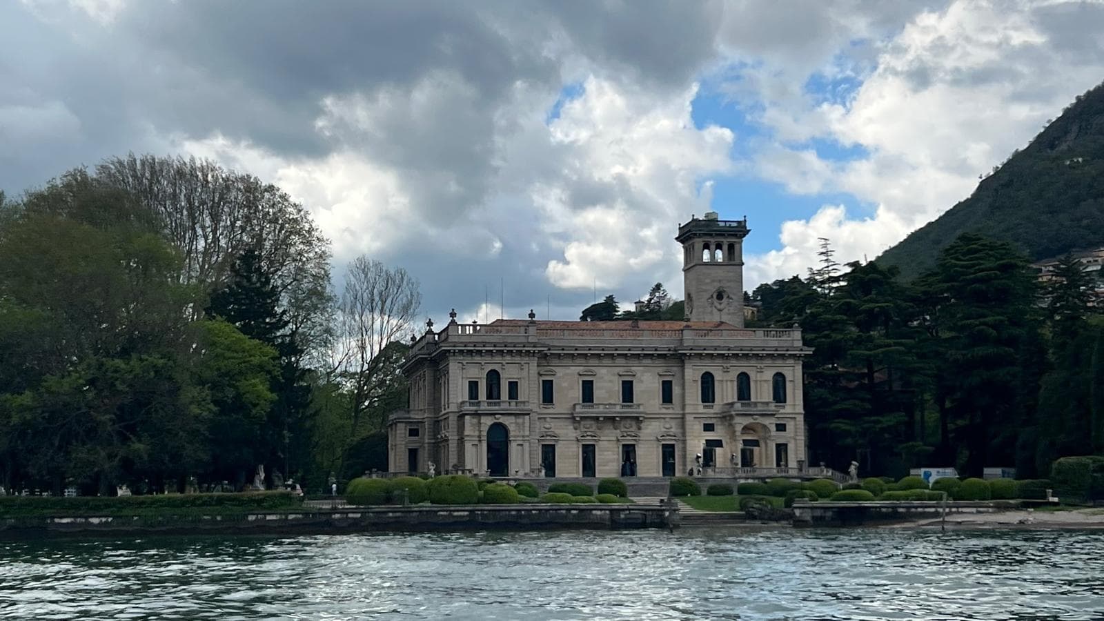 Two-Hour Private Boat Tour of Lake Como: Villas, Nesso Bridge & Shoreline Sights photo 3