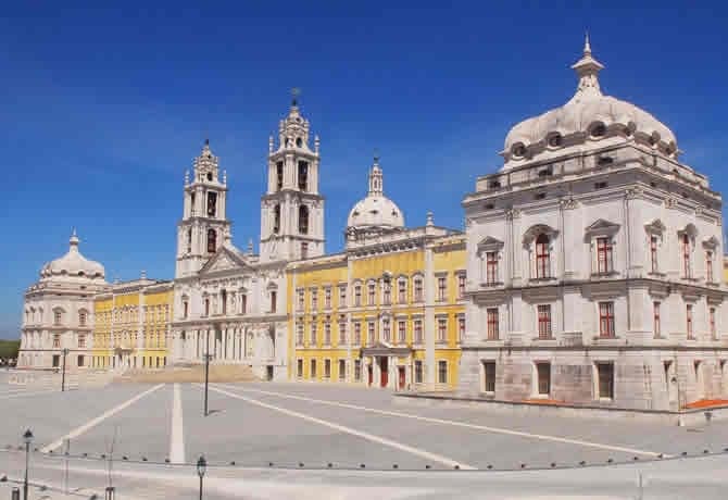 Privado Tours of Mafra, Ericeira & Queluz by Celina Tours