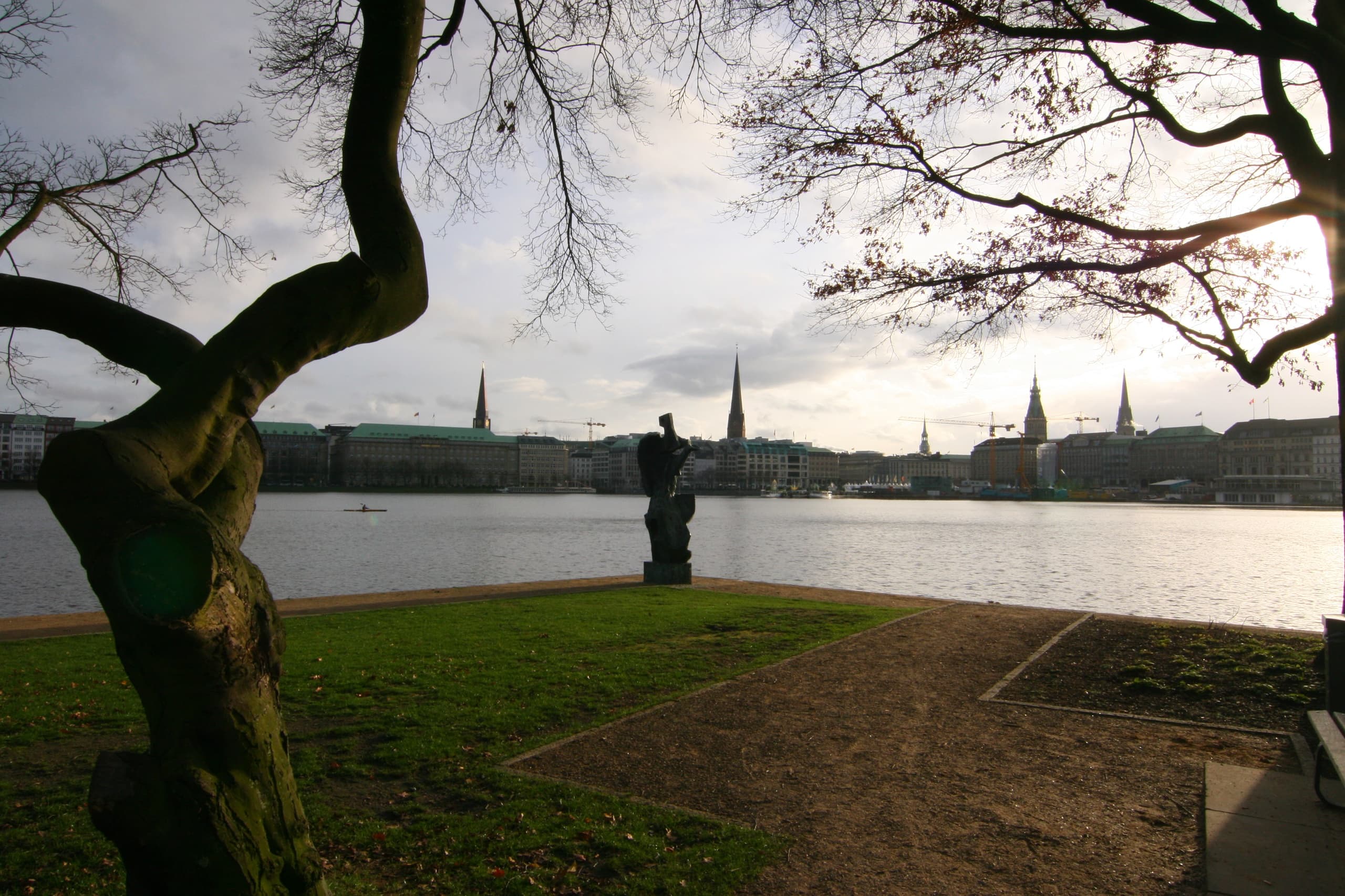 Water Activities & Cultural Tour: Literatur an der Alster Hamburg