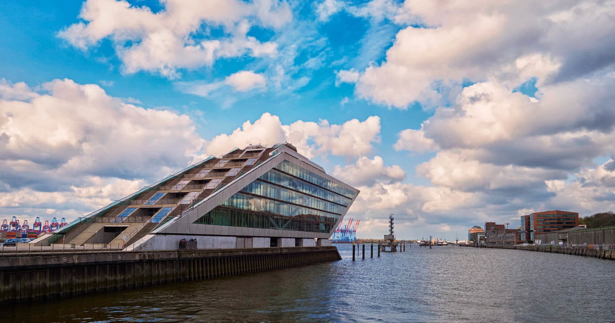 Urban Coastal Photography with Photoexploring in Hamburg