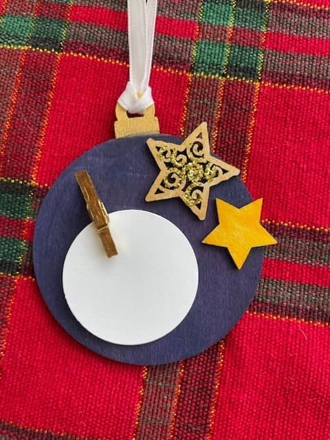 Reusable Gift Tag Painting Workshop in Oshawa — DIY Holiday Craft Night photo 4
