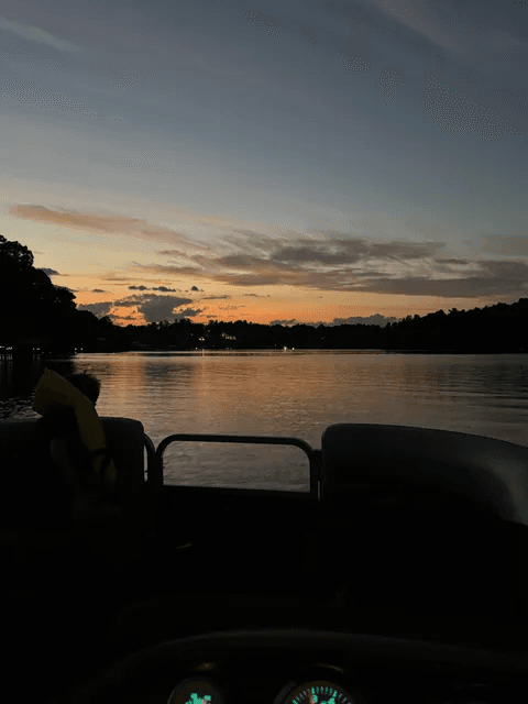Evening Cruise on Lake Hickory: 1.5-Hour Scenic Boat Ride in Hickory NC