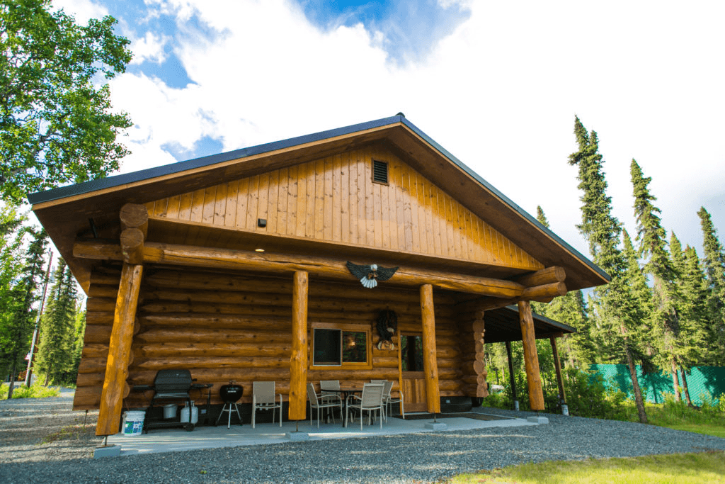 Wildlife & Fishing Adventure at Eagle Head Tree Cabin