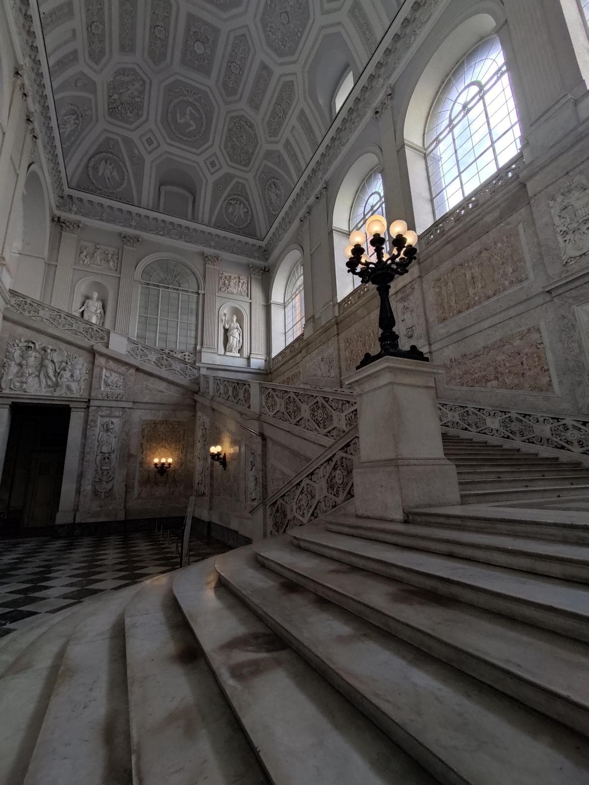 Napoli Monumentale: 2.5-Hour Guided Walk from Piazza Municipio to Castel Dell’Ovo photo 2