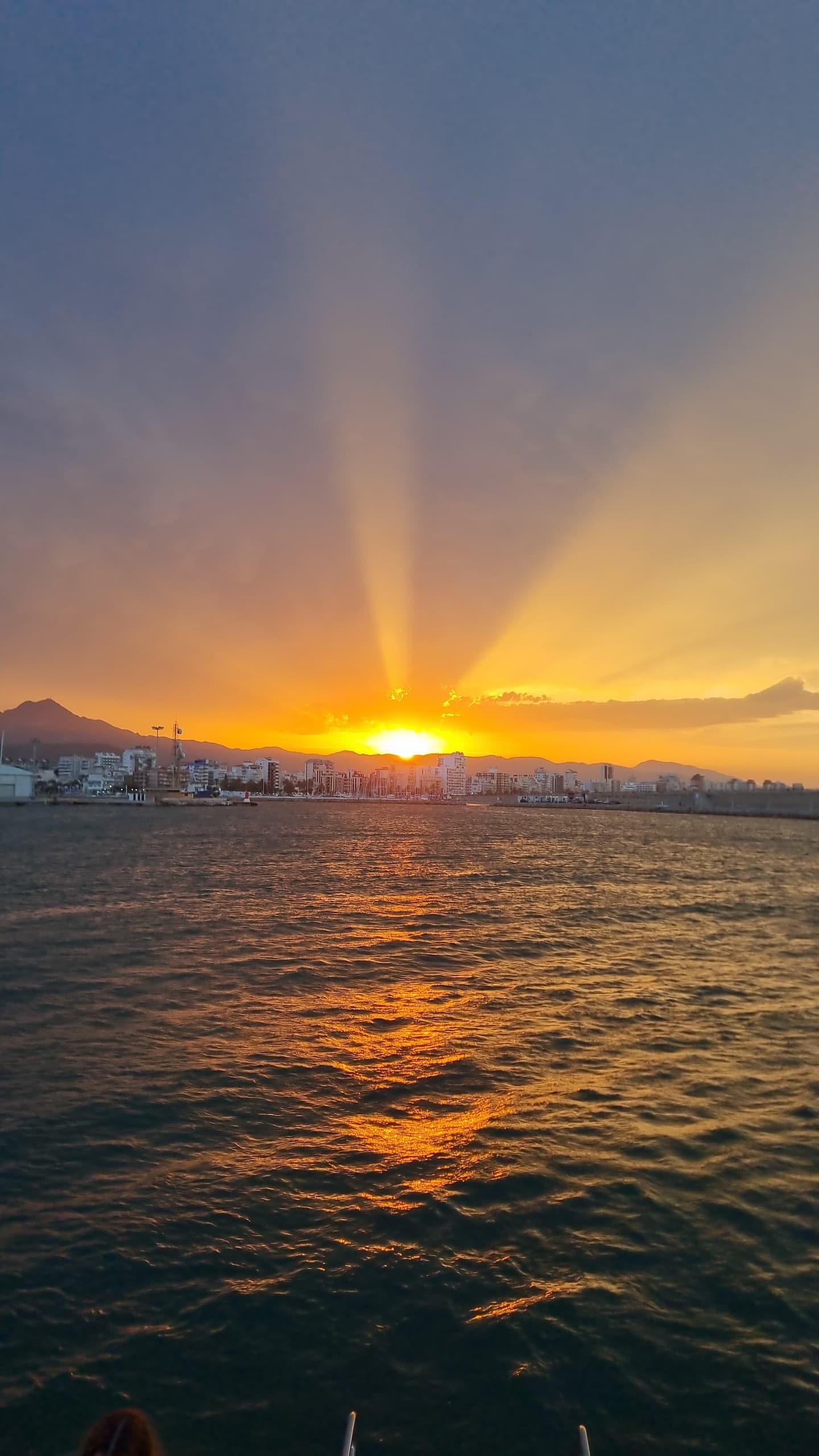 Water-Activities: PUESTA DE SOL CATAMARÁN A MOTOR LOW COST on Costa Blanca