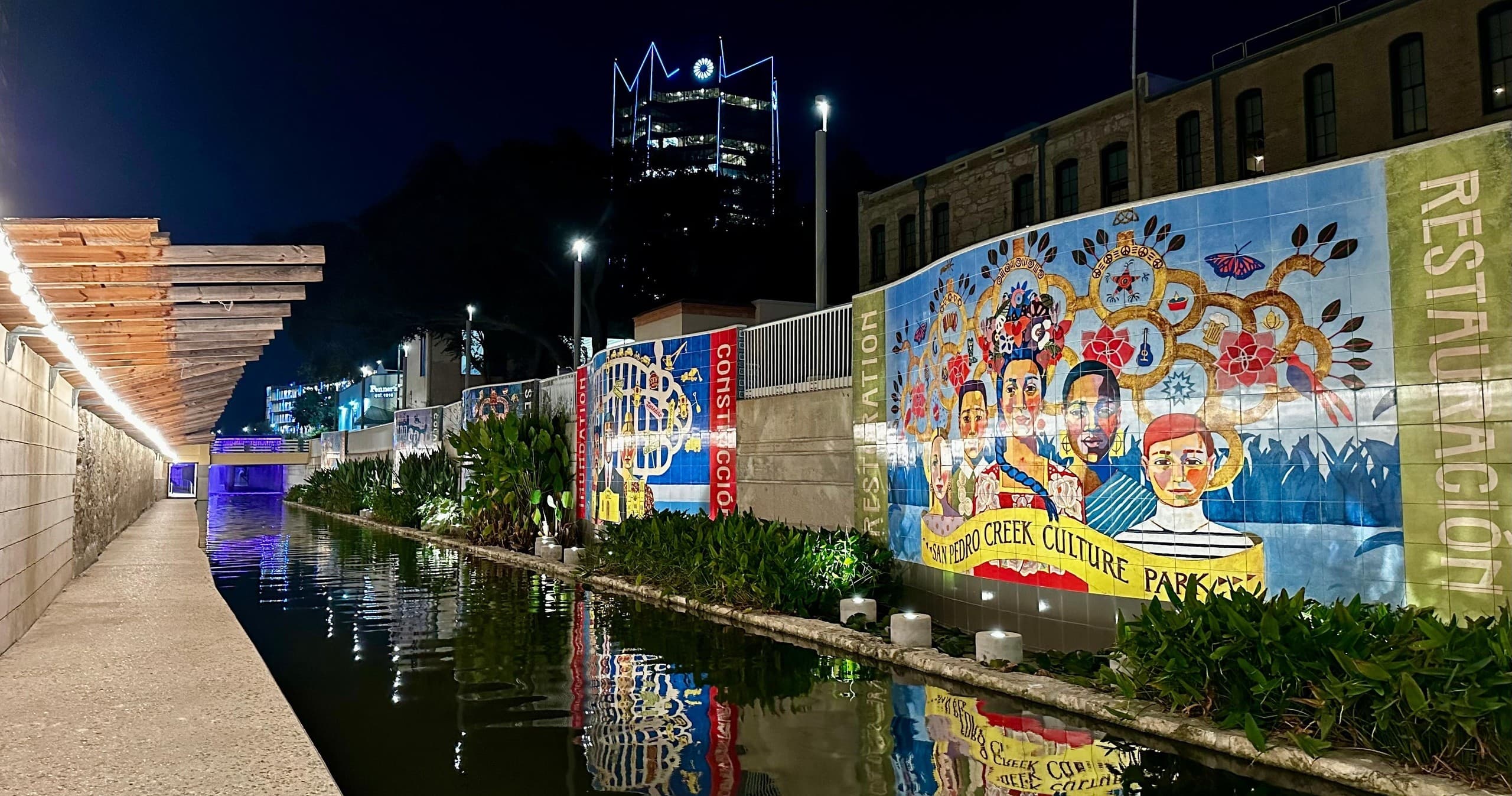 San Antonio Twilight Walking Tour with Amigo Walking Tours