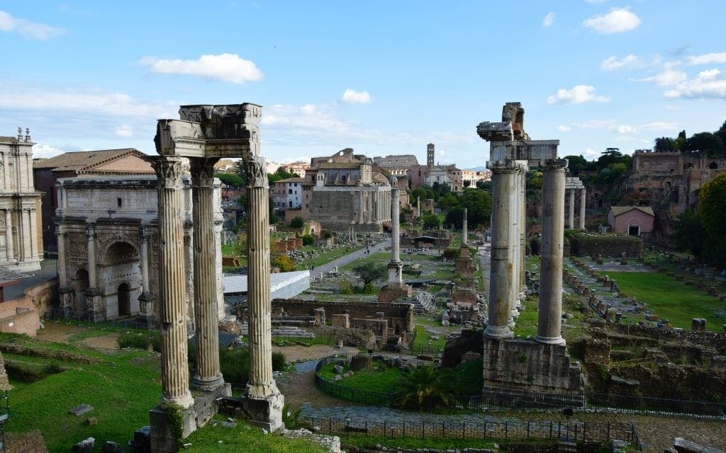 Historical City Tour with RGV Incoming in Rome