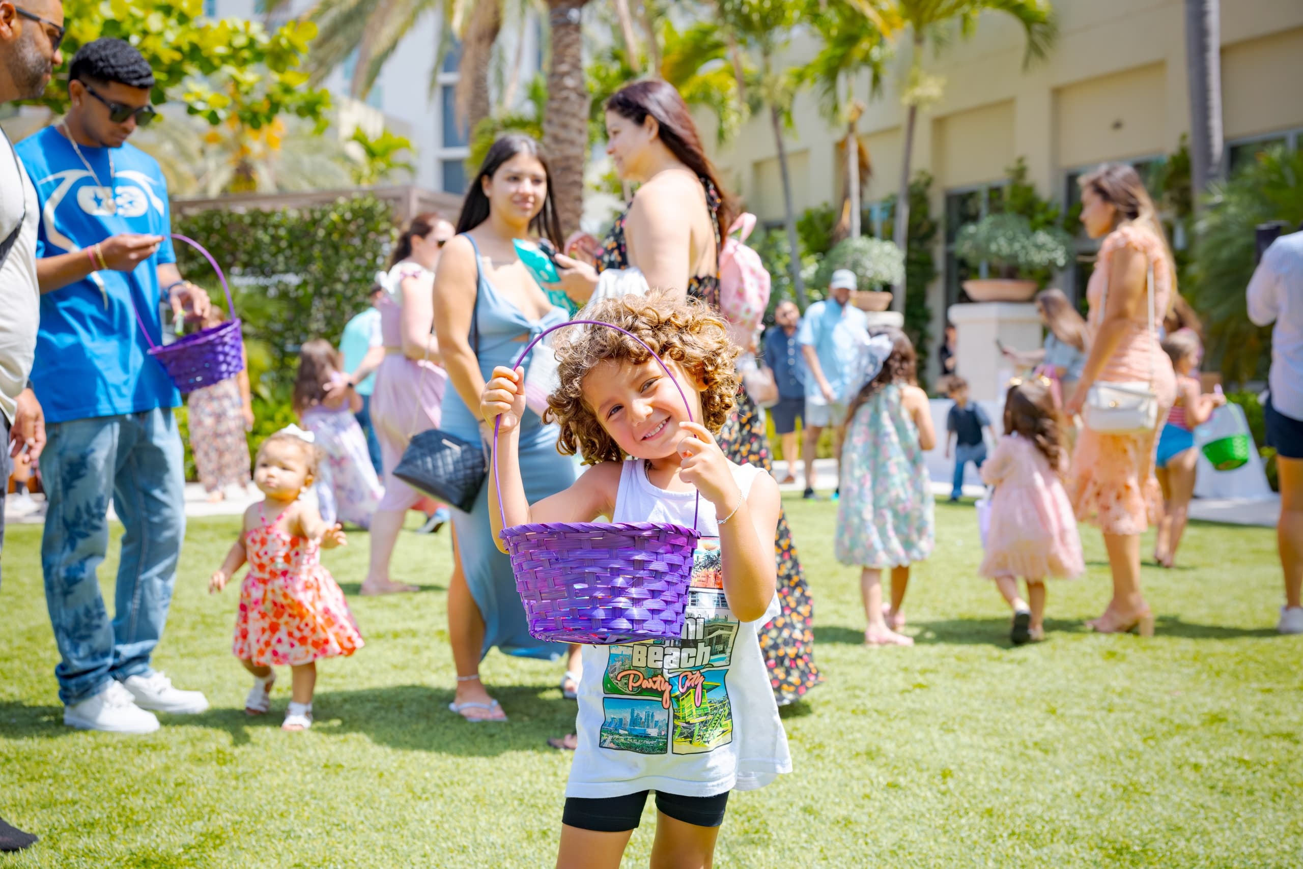 Spring Easter Egg Hunt on the Hotel Lawn in West Palm Beach — Family-Friendly Morning