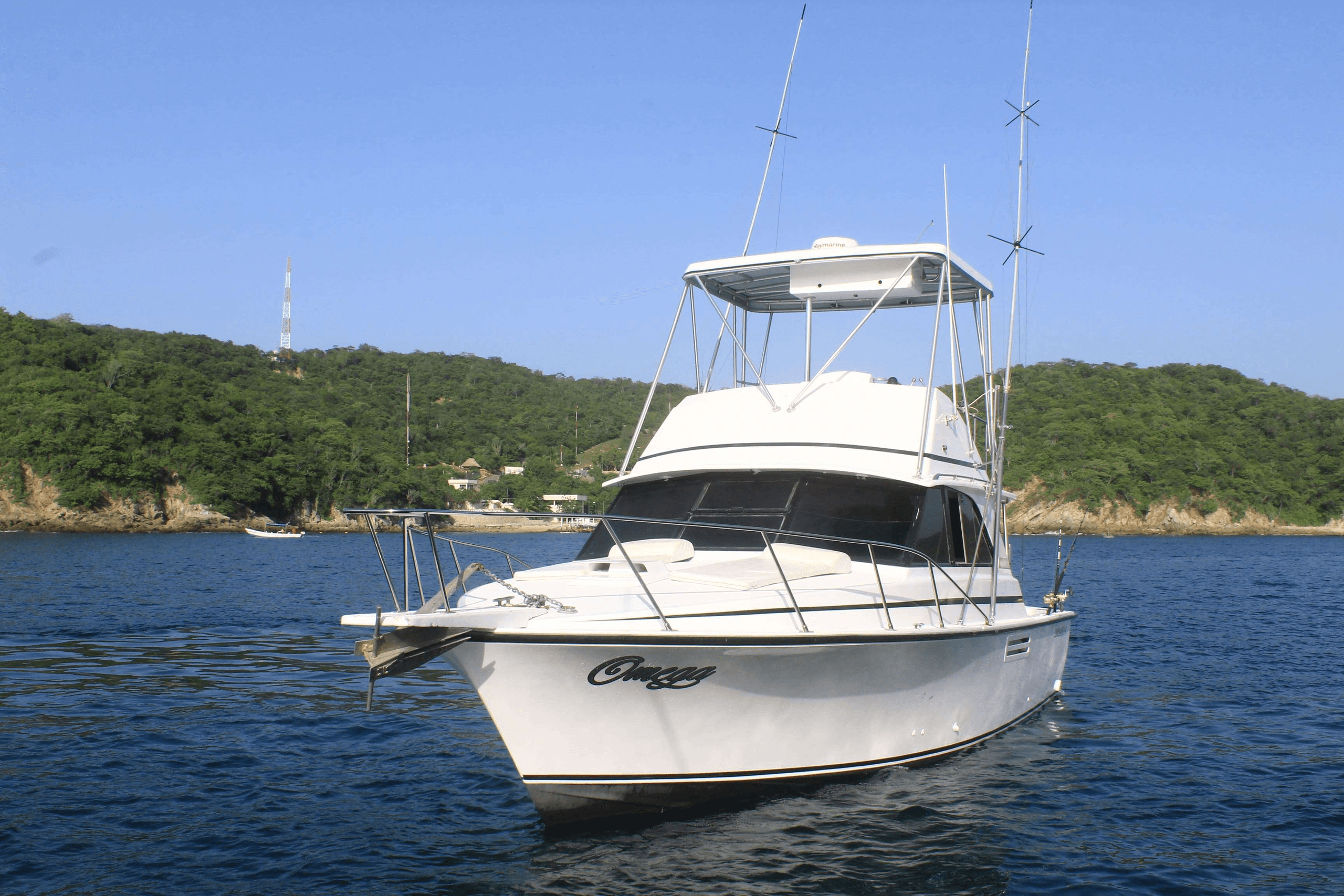Boat Charters with Omega 35ft in Huatulco