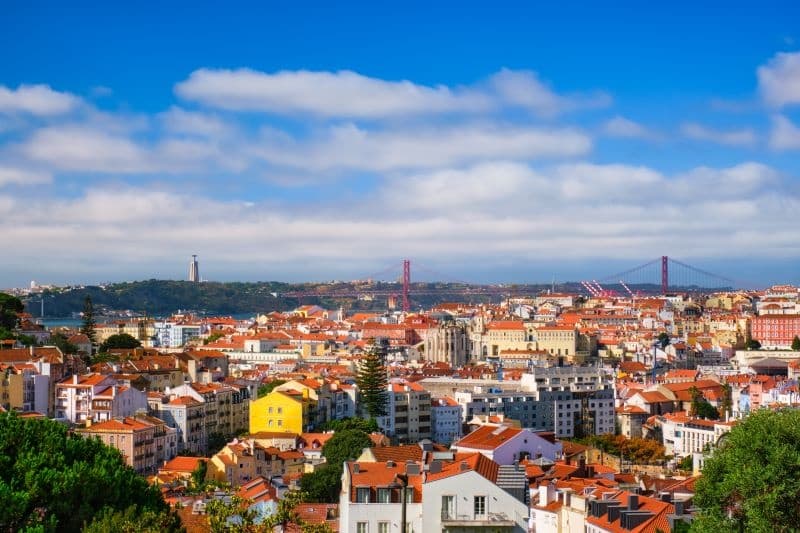 Luxury Transfer & Scenic Drive: Lisbon to Porto by Unstoppable Adventure Travel