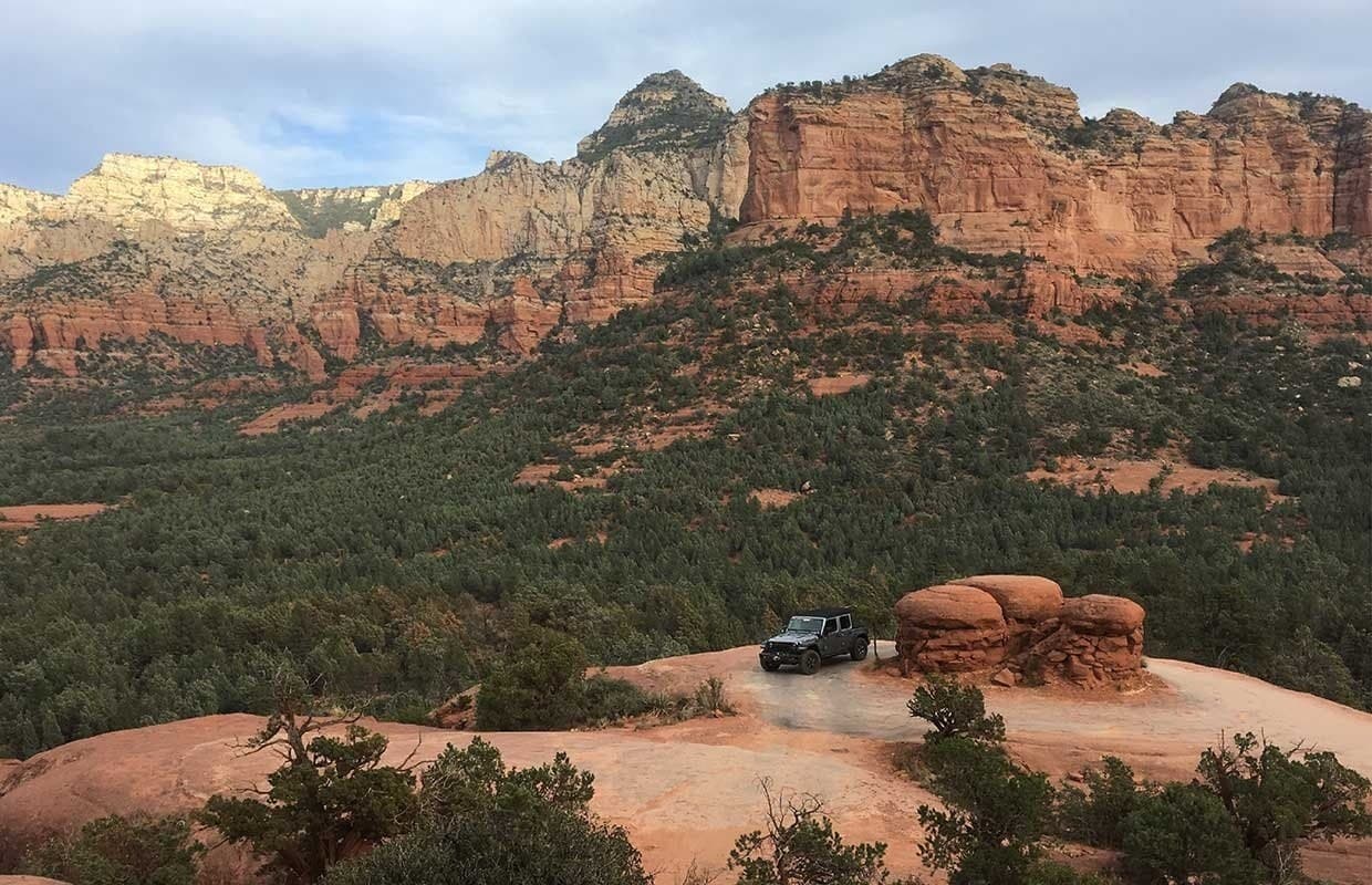 Drive a Jeep Wrangler Rubicon in Sedona: Full-Day Off‑Road Rentals & Red Rock Trails