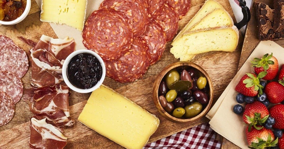 Outdoor Dining & Picnic Business: The Deluxe Picnic