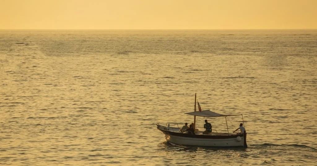 Sunset Boat Tour on Sorrento Coast by Cooperativa Azzurra