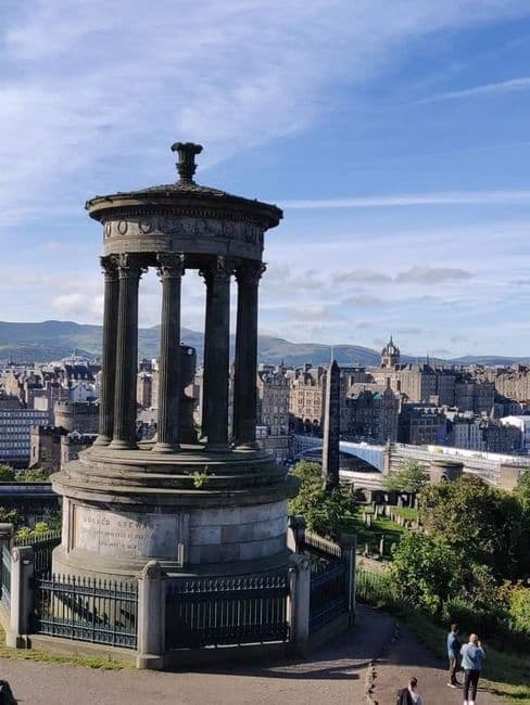 Urban Sightseeing & Scotland Heritage: Edinburgh Black Cab Tour