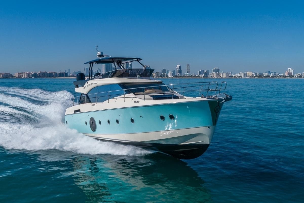 Luxury Yacht Charters with Miami Boat Experts in Miami Beach