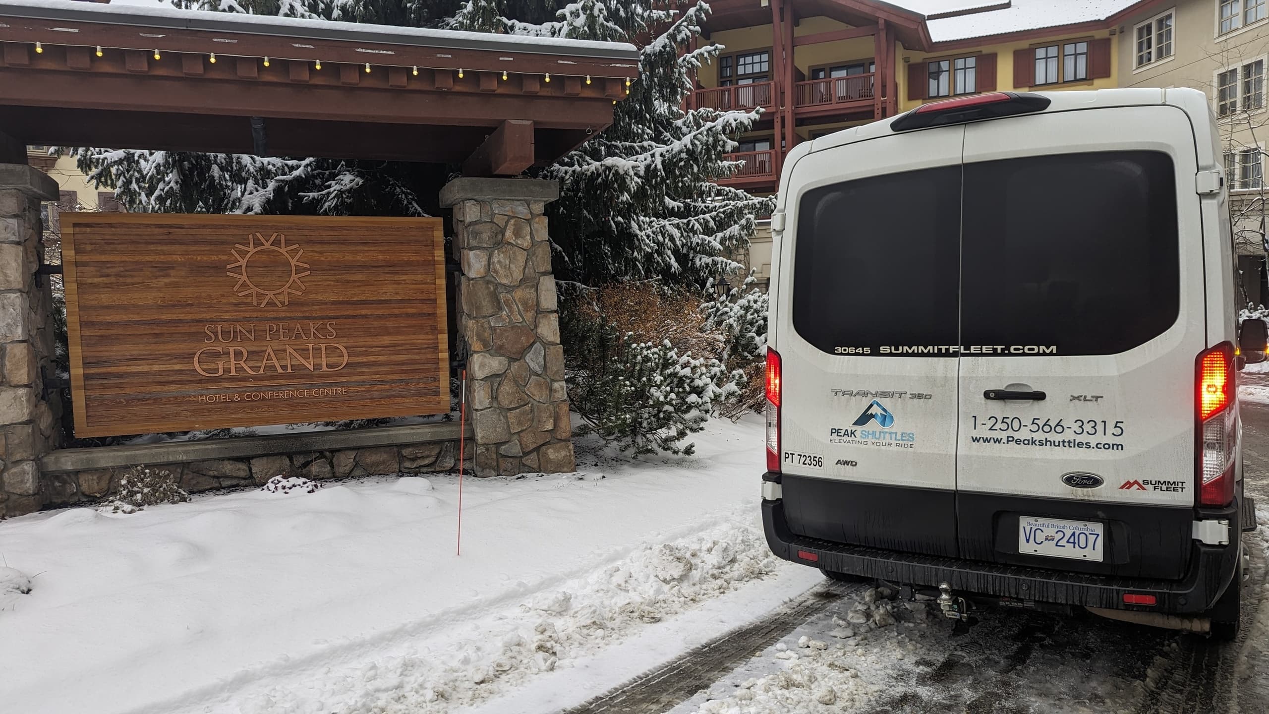 Convenient Sun Peaks Airport Transfers for Skiers