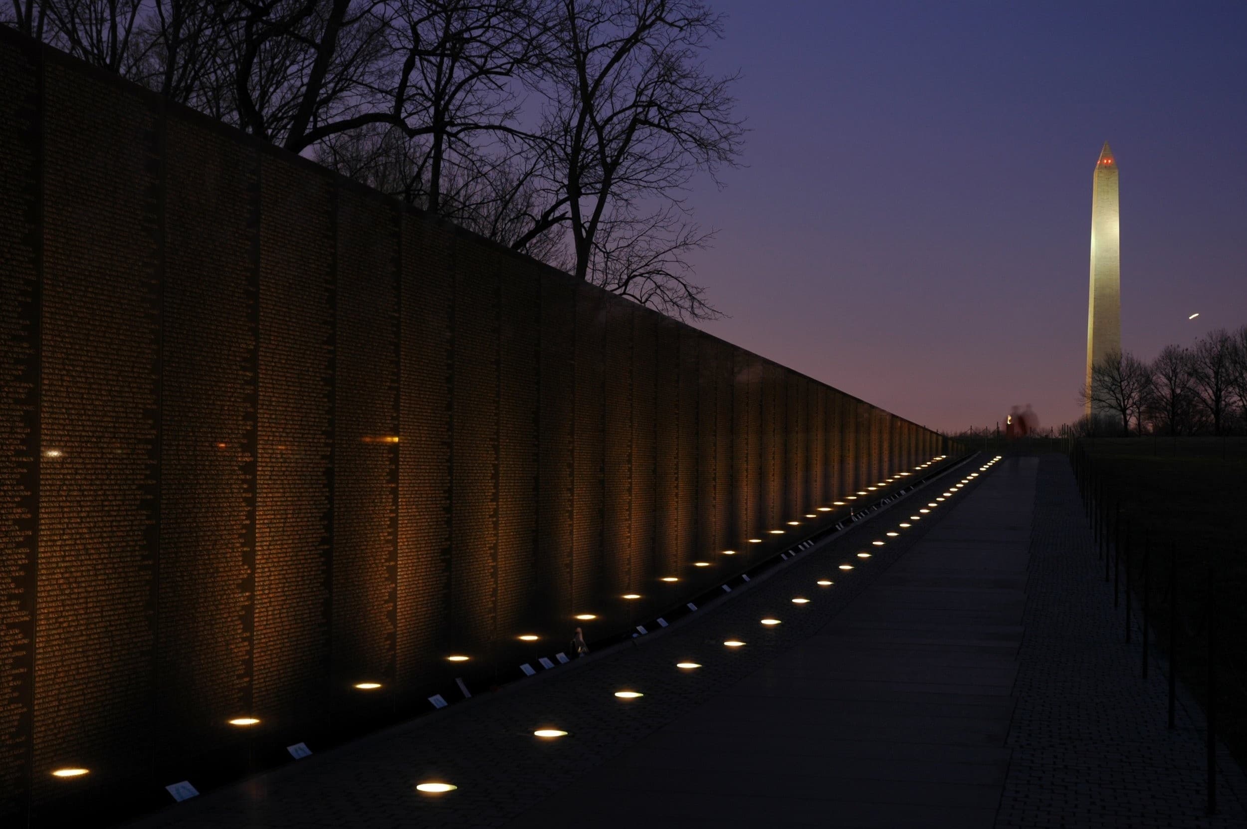 DC By Moonlight: A Family-Friendly Evening Walk on the National Mall