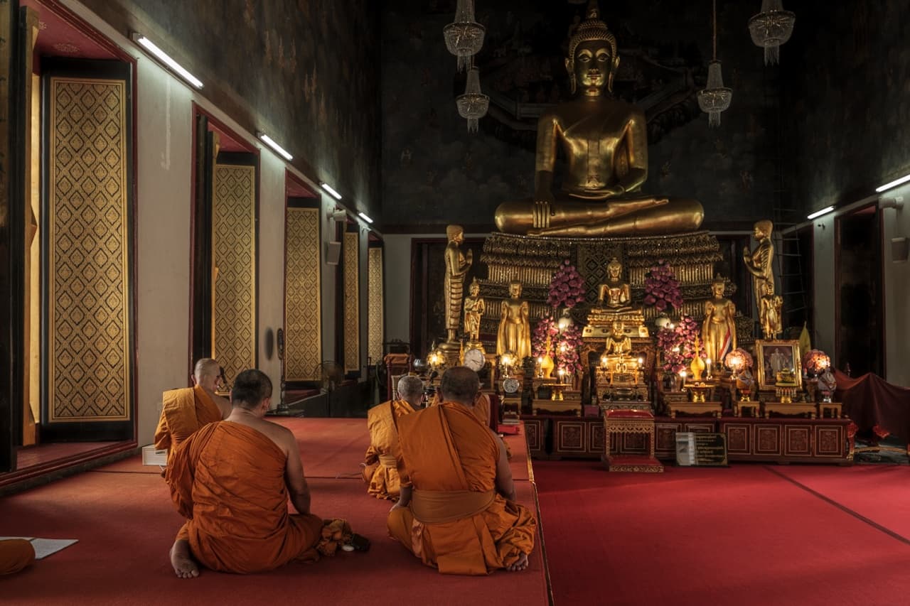 Photography Tour at Ratchanatdaram Temple, Bangkok