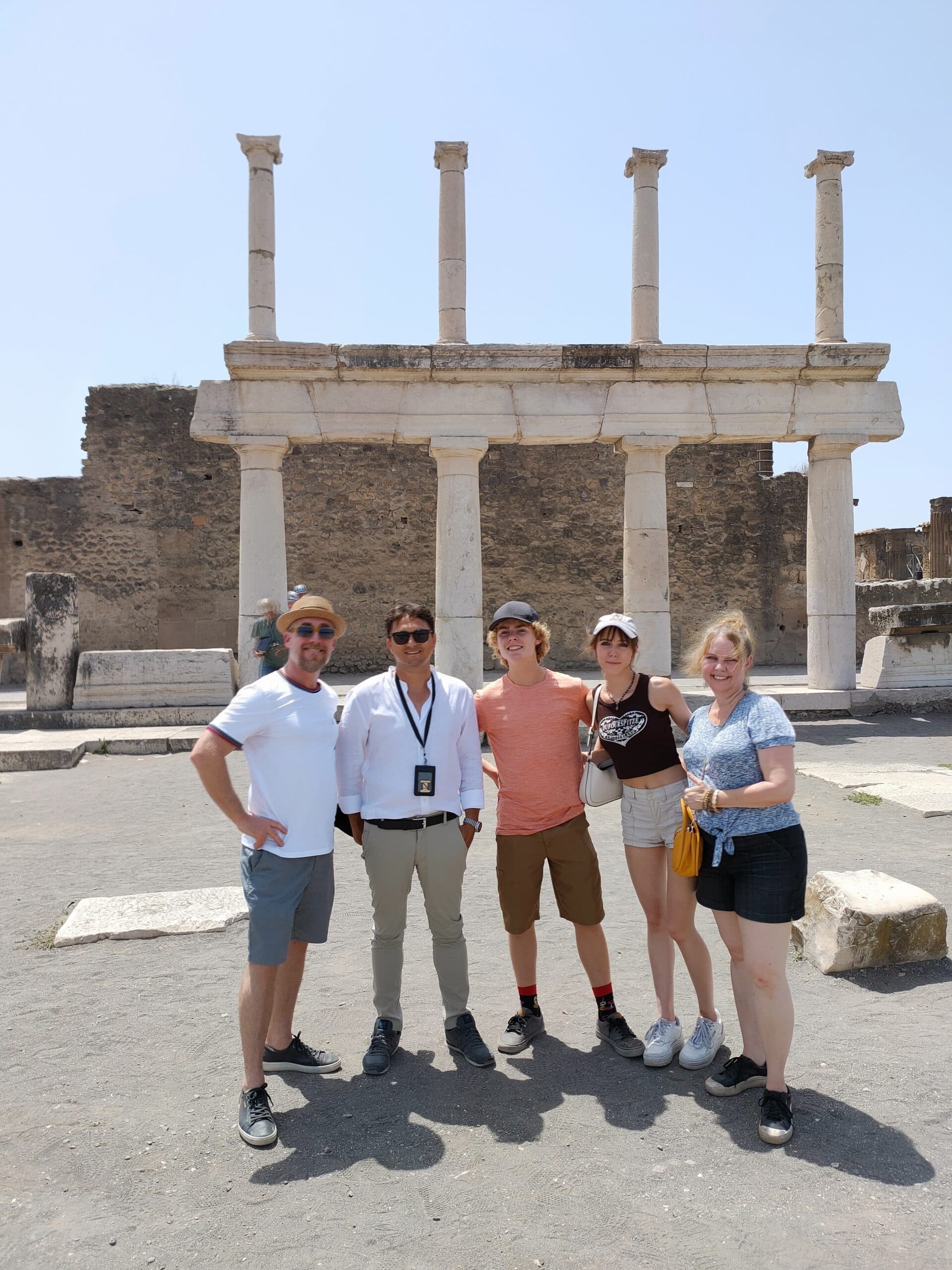 Historical Walking Tour with Pompeii with Archaeologist in Italy