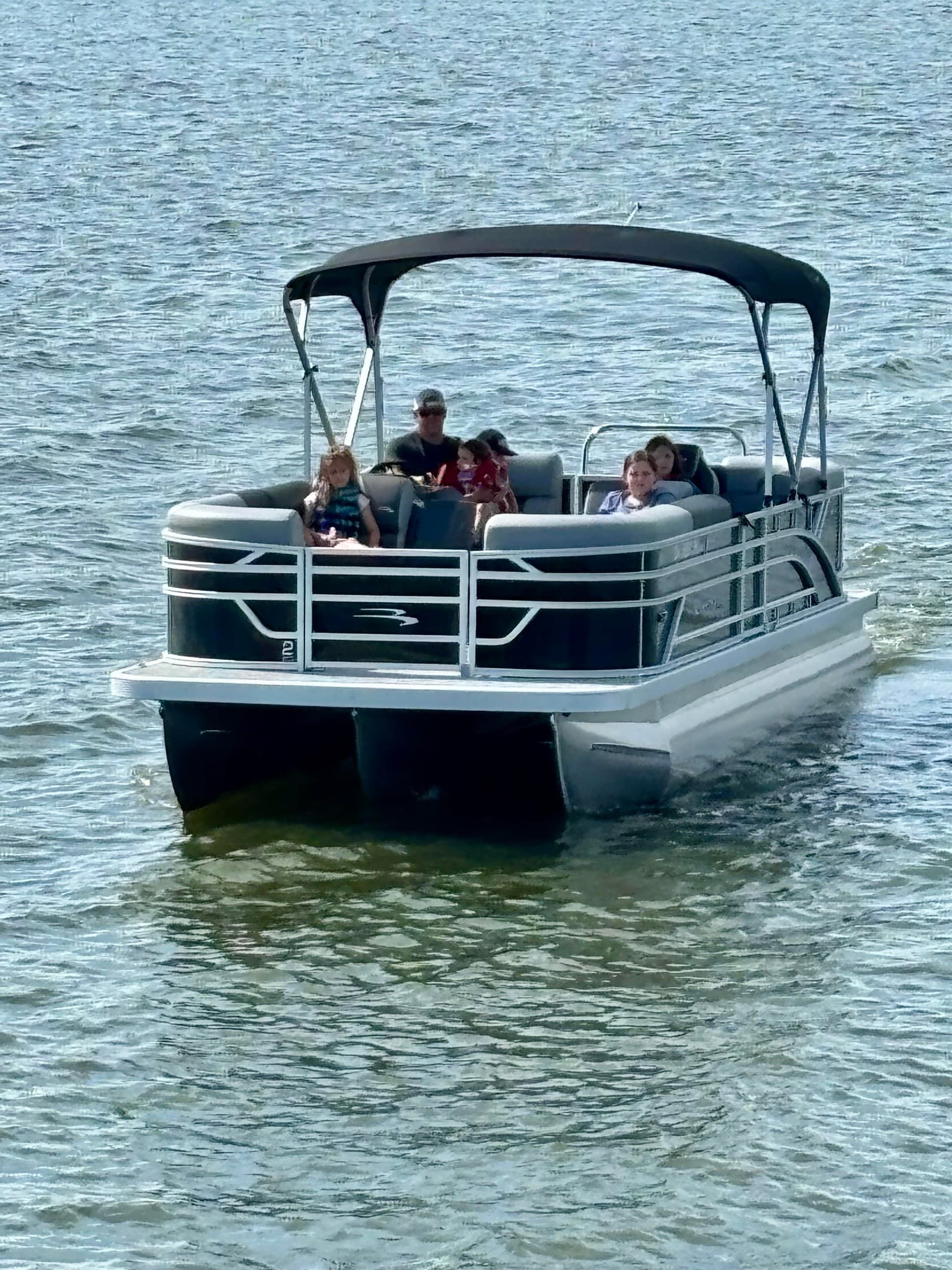 Bennington 150 Boat Rentals: Full-Day Tritoon Adventures on Grand Lake, Afton photo 3