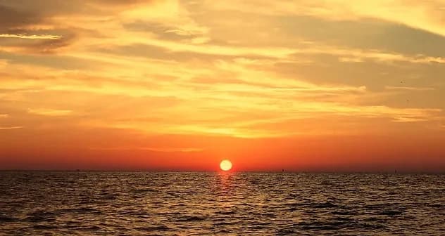 Sunset Safari Cruise Along Haleiwa’s North Shore
