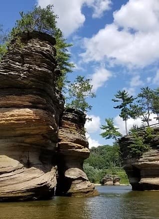 Portage Downriver Trip: 20-Mile Full-Day Paddle Through Wisconsin Dells Sandstone