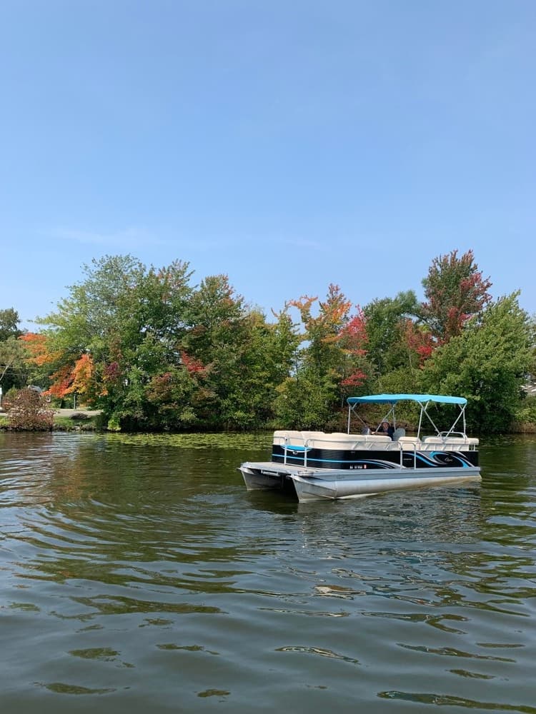 Autumn Pontoon Cruise on Lake Lillinonah with Connecticut Watersports