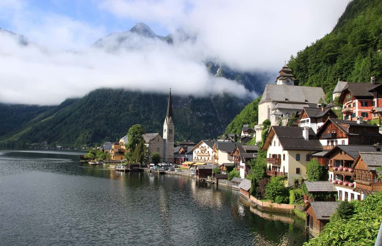 Uncover Austria’s Alpine Majesty: Hallstatt & Ort Castle Day Trip from Vienna