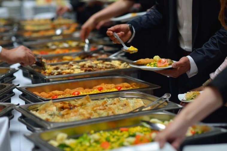 Buffet Lunch at Rayner's Orchard: Waterfront Feasts in Woori Yallock