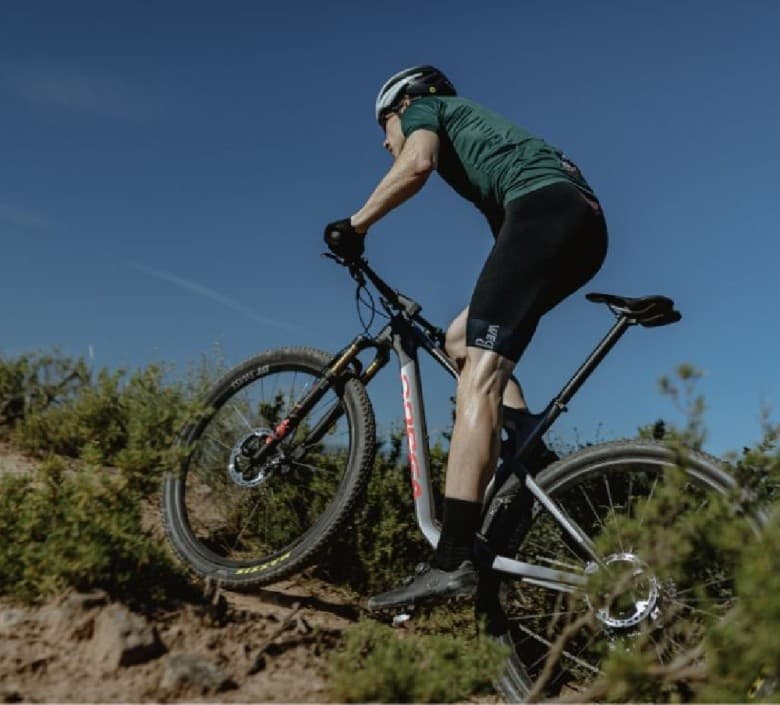 Ride Cuyuna Lakes: Full-Suspension Mountain Bike Rentals at Red Raven Bike Café (Crosby, MN)