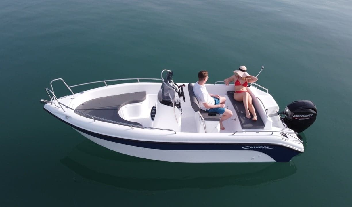 Pilot the Poseidon Blue Water 185: Easy Boat Rentals from Platanias, Crete