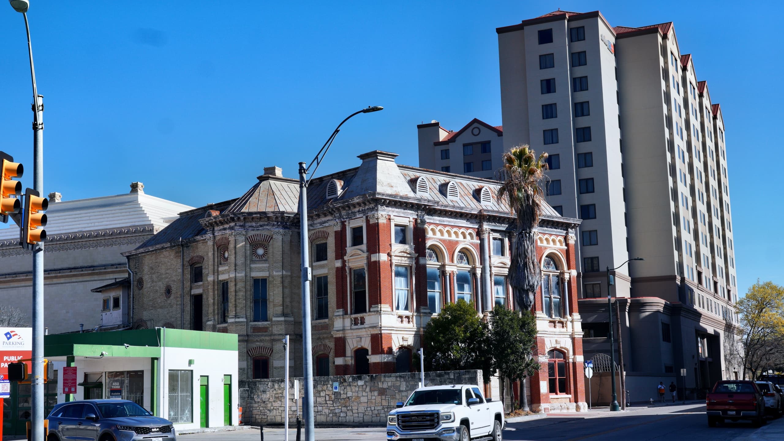 Discover San Antonio's Stories on the GRT Cultural & Heritage 3-Hour Tour