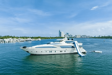 Luxury 116ft Azimut: Private Yacht Charter on Biscayne Bay