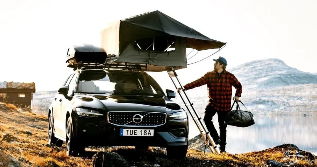 Sleep Above It All: Rent Essential Rooftop Tent in Surrey for Easy Car Camping