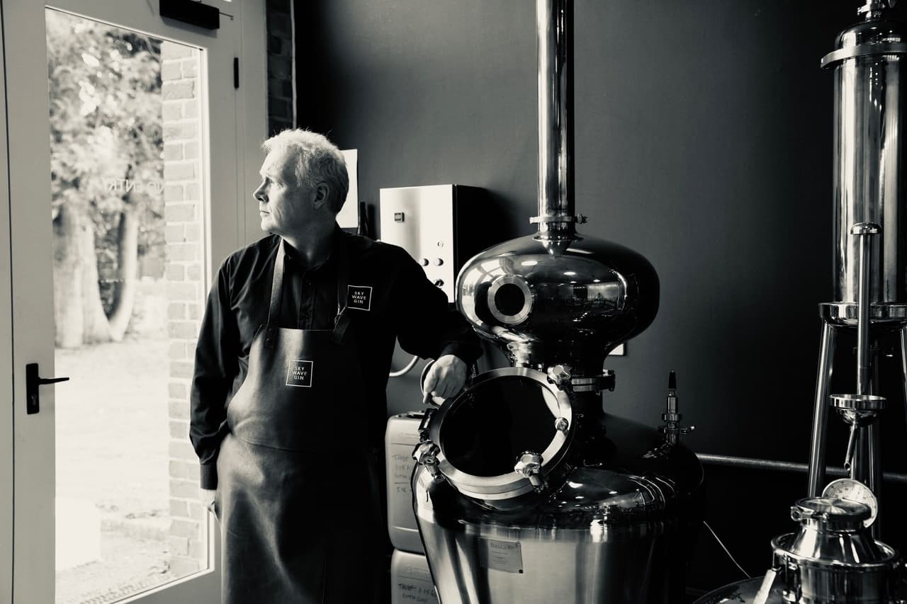 Inside Sky Wave's Master Distiller Reserve: Hands-On Gin Blending Near Bicester photo 2