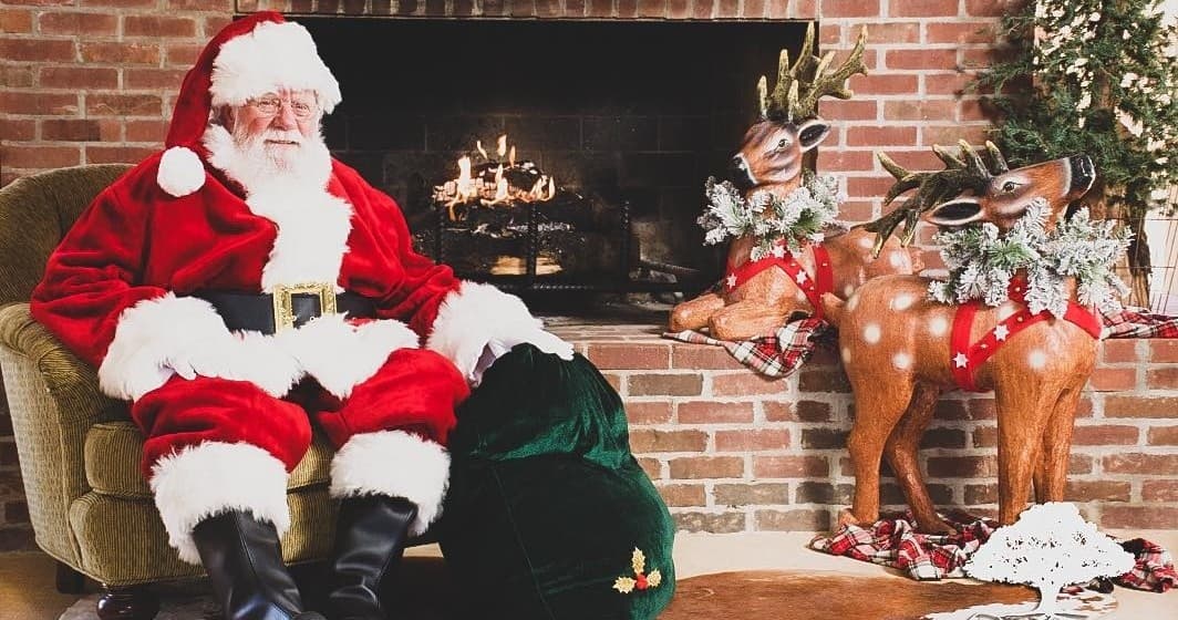 Private Santa Photos at Choctafaula: 10-Minute Holiday Sessions in Auburn, AL