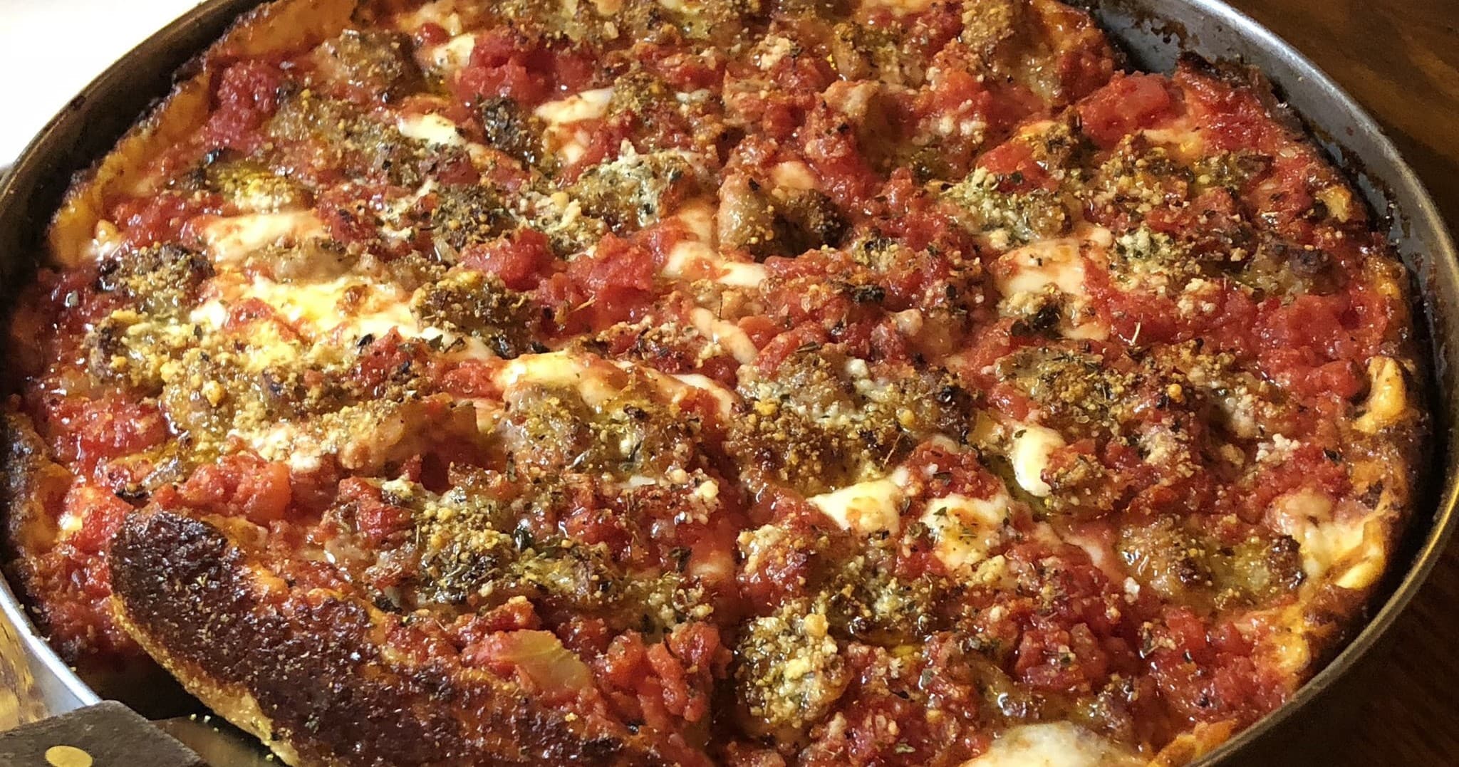 Downtown Friday Pizza Walk: Chicago's Top Food Tour