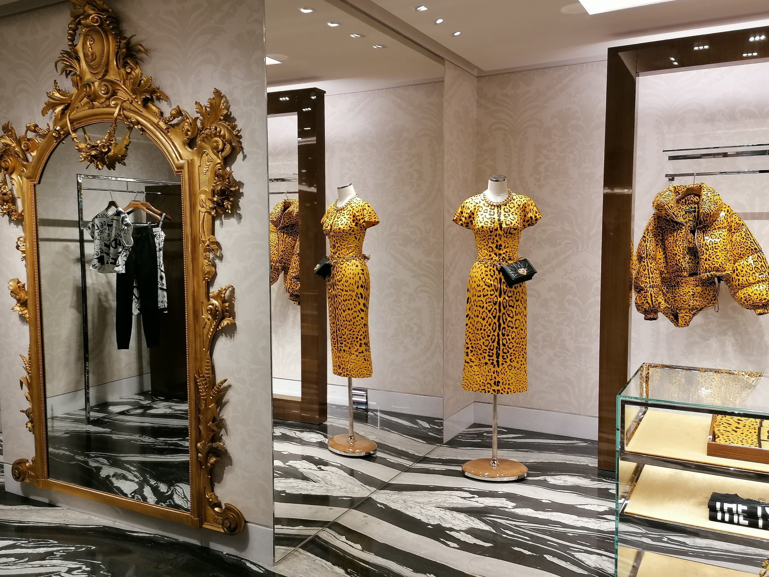 Fashion Tours London: Latest in Design Full-Day Experience