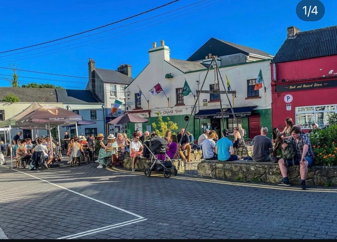 Night Tour & History of Galway's Westend by Galways Westend