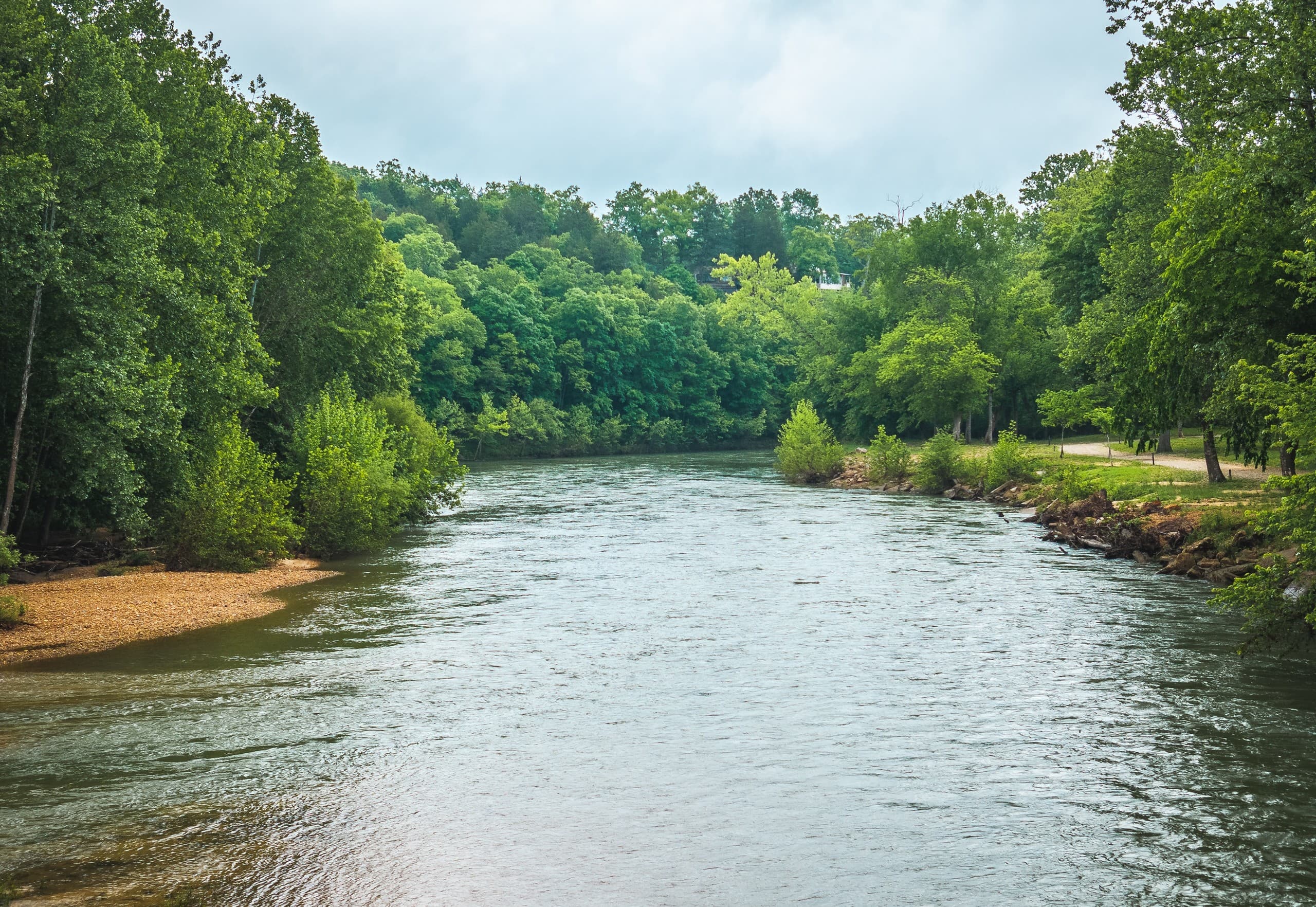 8-Mile Meramec River Float at Skinner's Landing — Family-Friendly Rafts & Kayaks photo 2