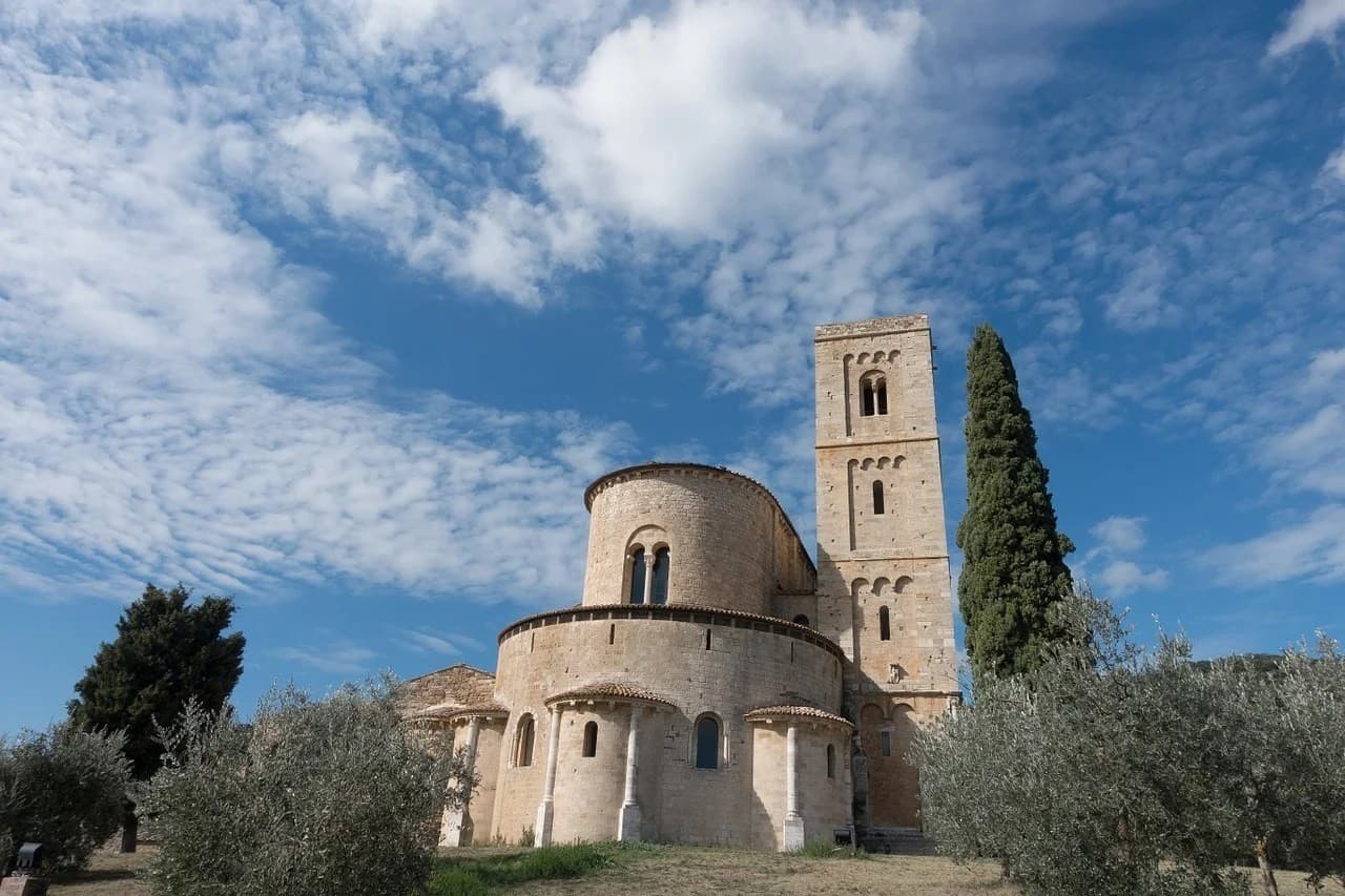Private Transfer from Rome to Montalcino: NCC Door-to-Door Service to Brunello Country