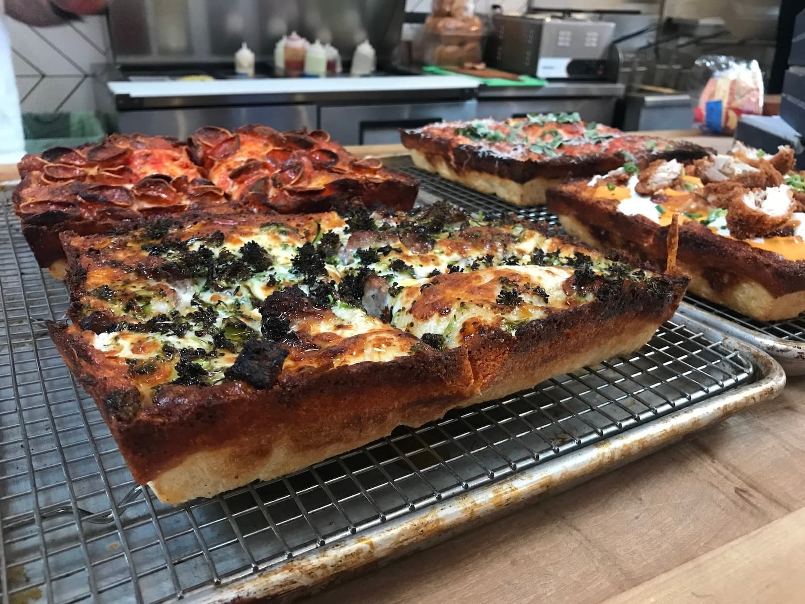 San Francisco Pizza Bus Tour: A Slice of the City
