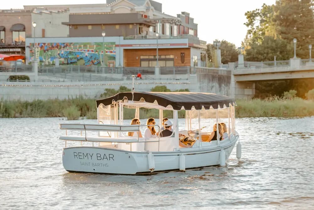 Napa River Private Duffy Cruise: 75-Minute Electric Boat Experience in Napa Valley photo 2