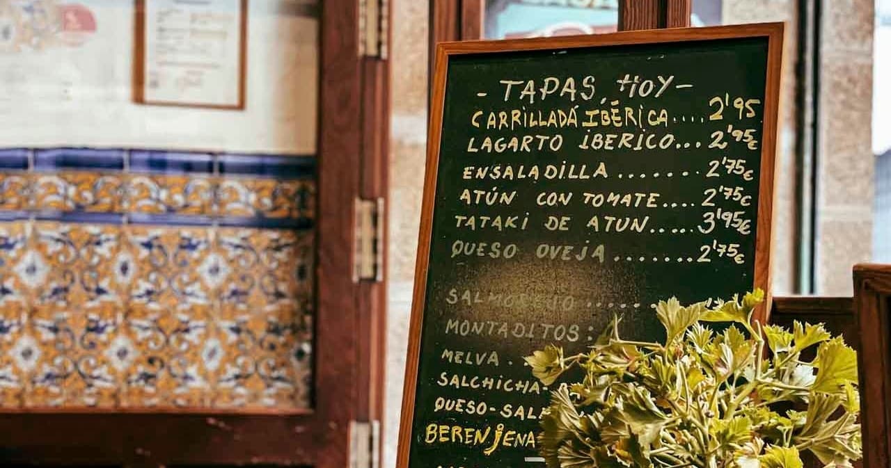 Taste of Barcelona: Private Tapas, Market & Vermouth Walk from Palau