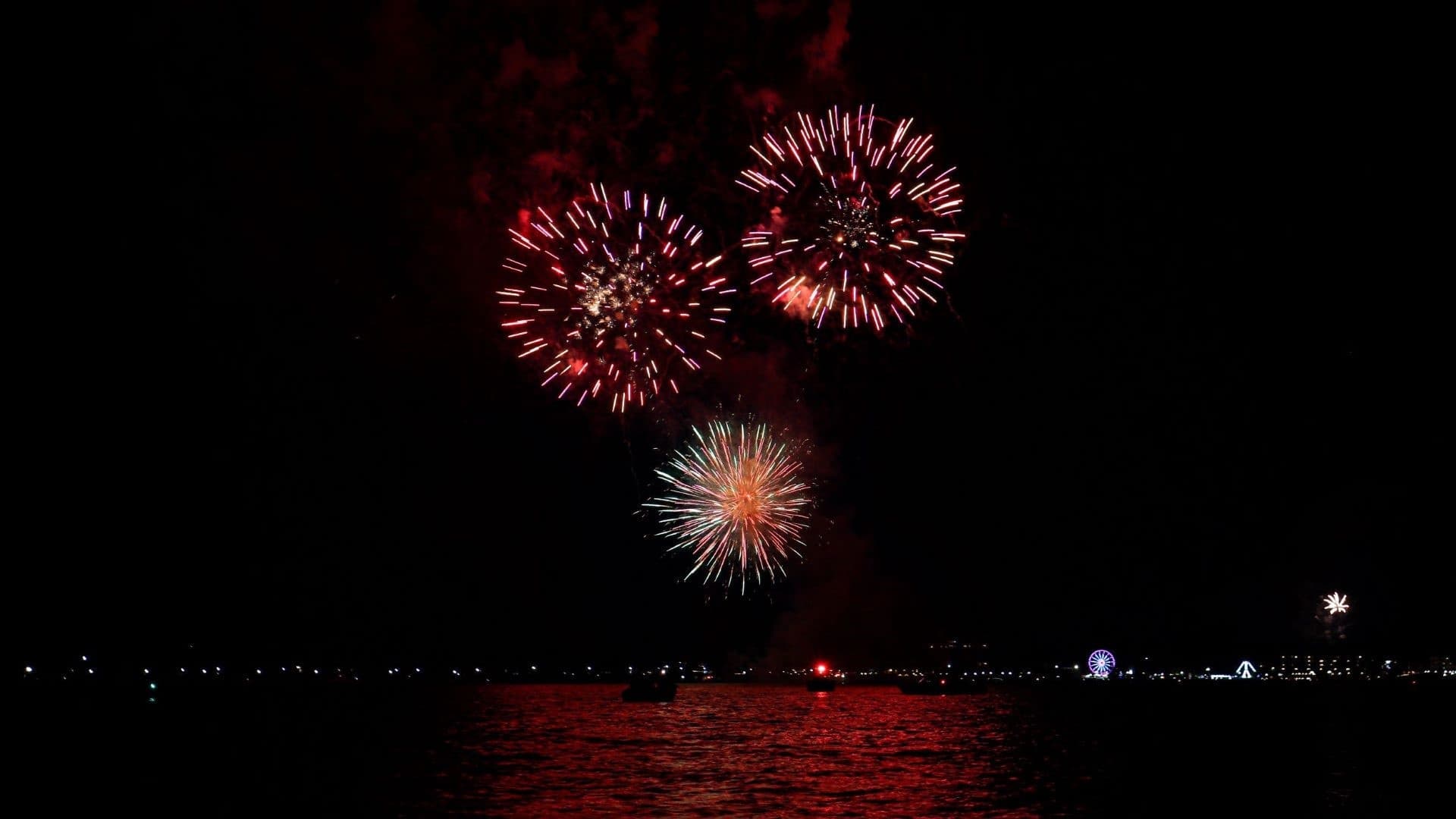 Lake Geneva Fireworks Tour: Celebrate Fourth of July on the Water